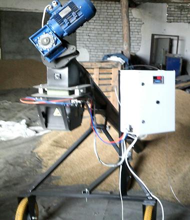 Передвижной агрегат для фасовки сыпучих продуктов с шнеком